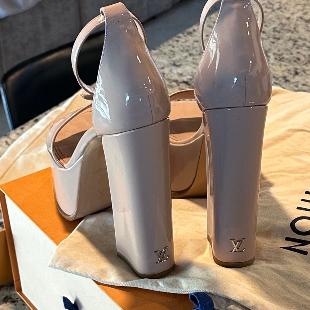 Louis Vuitton Beige Patent Platform Heels - Picture 3 of 7